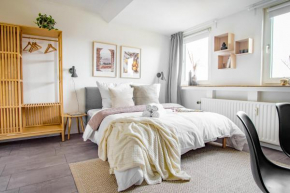 HOMEFY STUDIO SKY - free parking - elevator - desk - Netflix